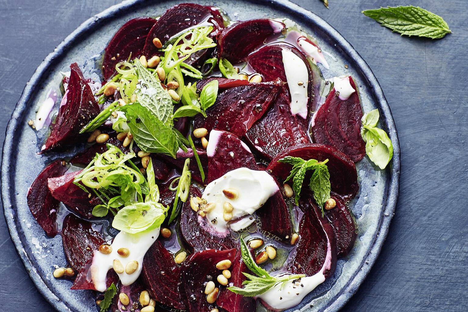 Rote-Bete-Carpaccio mit Frischkäse Rezept | Küchengötter