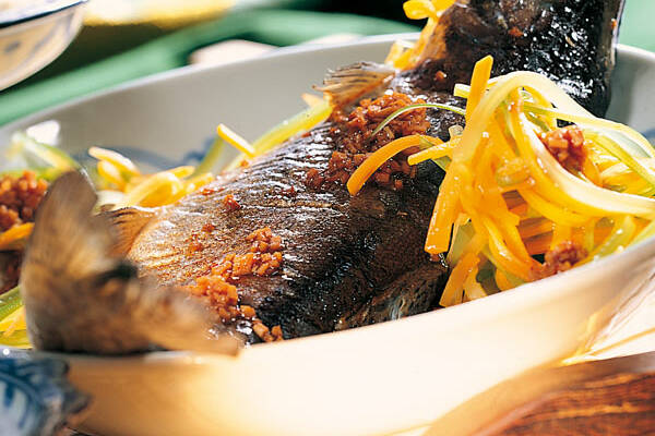 Thai-Forelle in Folie Rezept | Küchengötter Thai-Forelle in Folie Rezept | Küchengötter