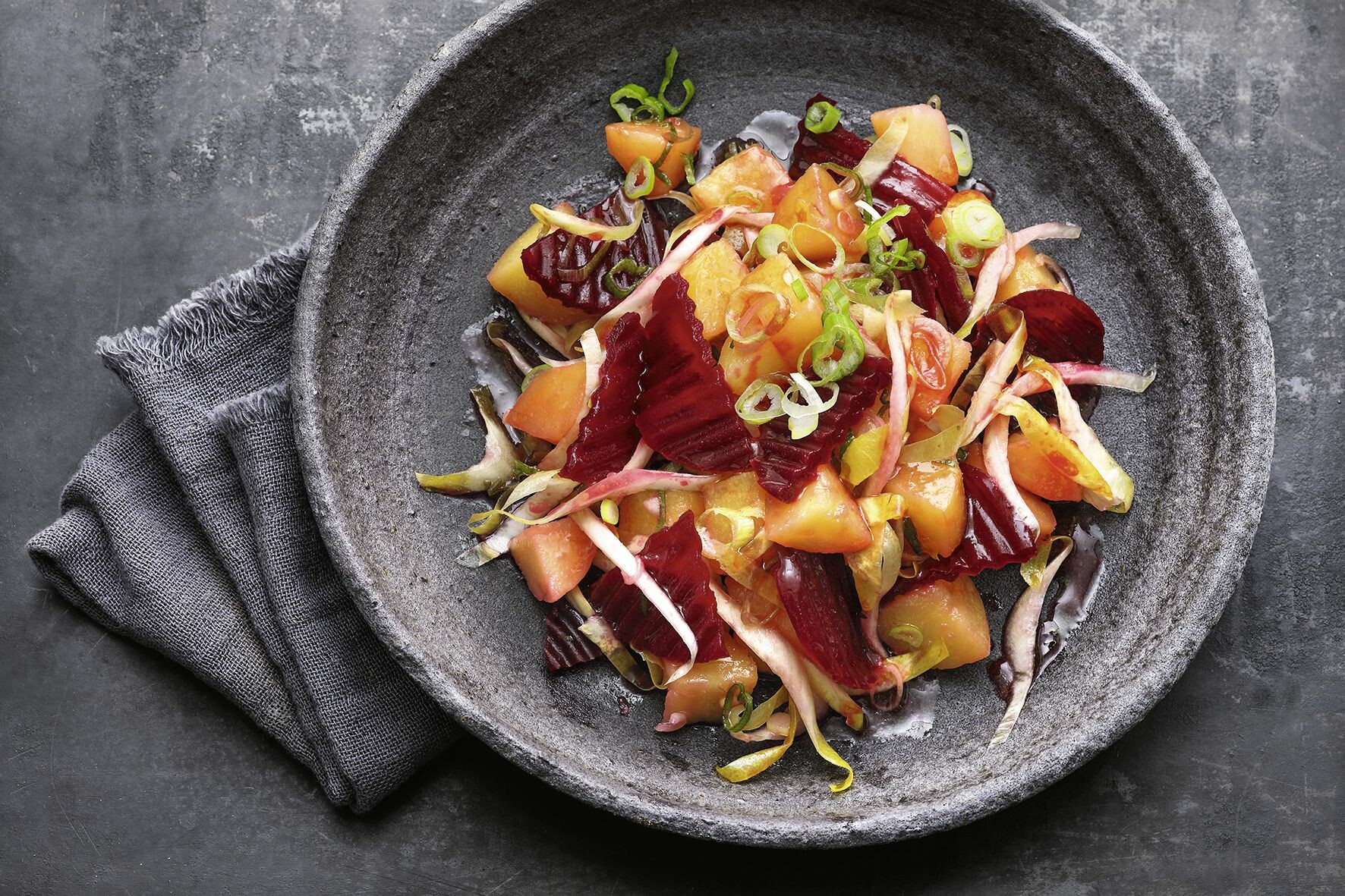 Kartoffel-Rote-Bete-Salat Rezept | Küchengötter Kartoffel-Rote-Bete-Salat Rezept | Küchengötter