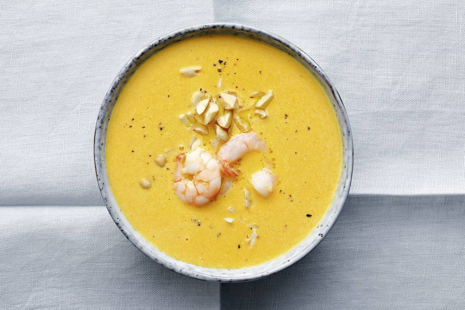 Curry-Karotten-Suppe mit Garnelen Rezept | Küchengötter