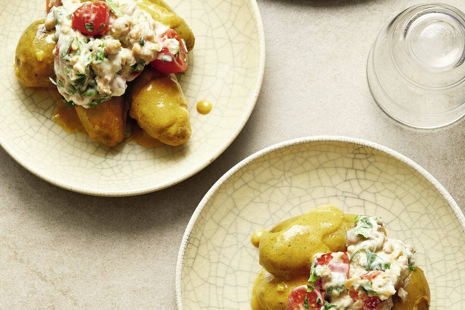 Currykartoffeln mit Kichererbsenstampf Rezept | Küchengötter Currykartoffeln mit Kichererbsenstampf Rezept | Küchengötter