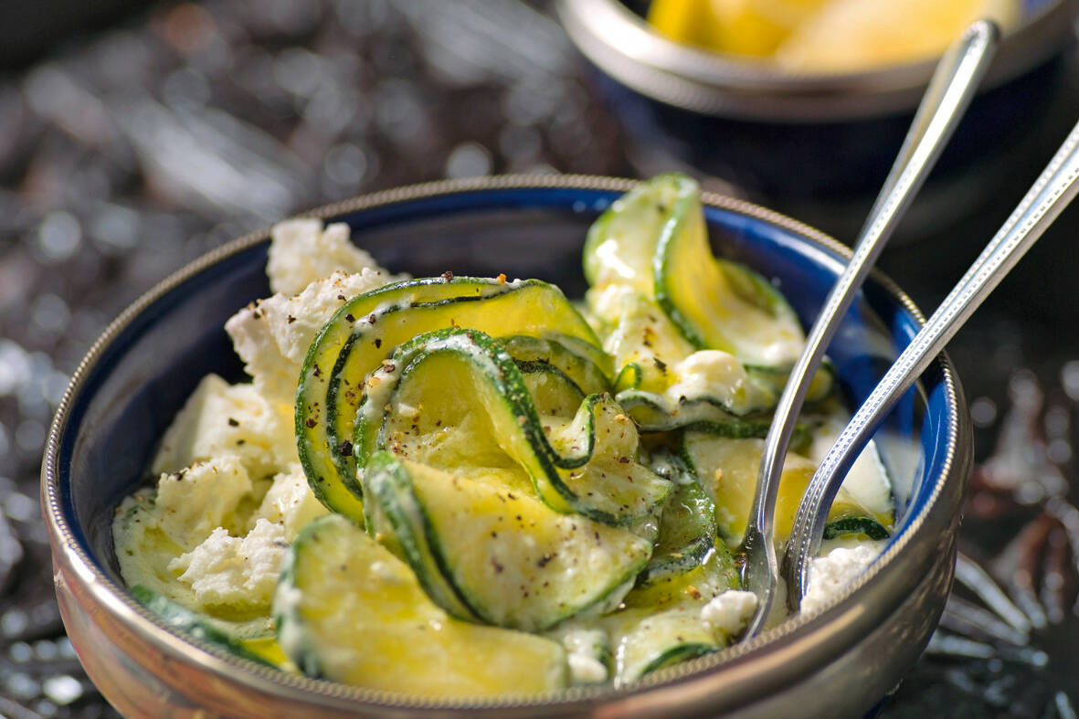 Zucchini-Joghurt-Salat Rezept | Küchengötter