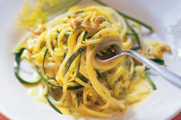 Zucchini-Spaghetti mit Krabben Rezept | Küchengötter