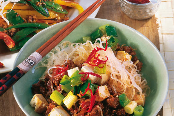 Glasnudeln mit Hackfleisch und Tofu Rezept | Küchengötter Glasnudeln mit Hackfleisch und Tofu Rezept | Küchengötter