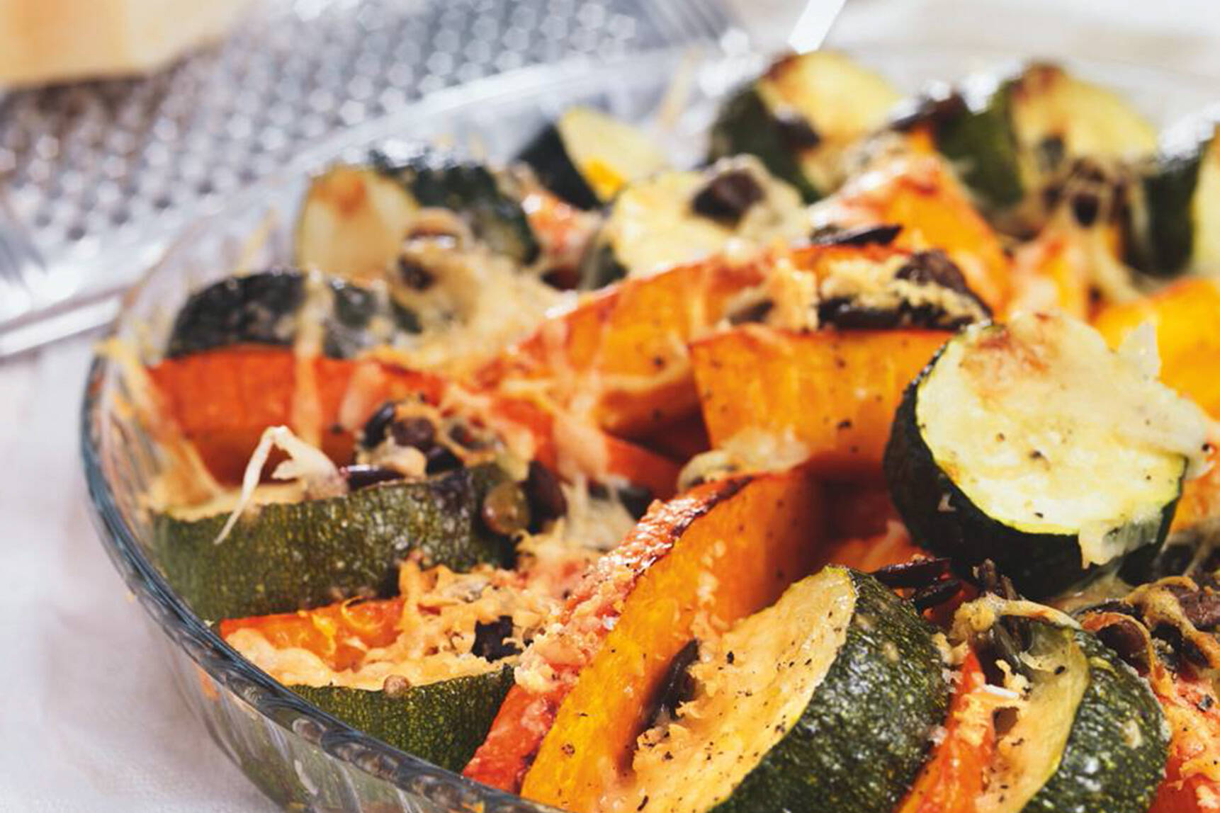 Ofenkürbis mit Zucchini Rezept | Küchengötter