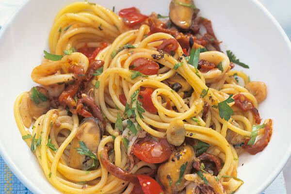 Spaghetti mit Meeresfrüchten Rezept | Küchengötter