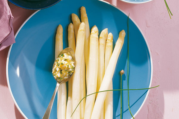 Spargel mit Bozener Sauce Rezept | Küchengötter Spargel mit Bozener Sauce Rezept | Küchengötter