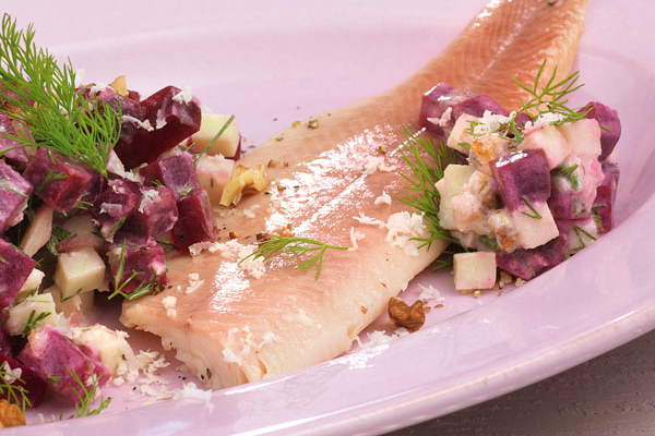 Rote-Bete-Salat mit Fisch Rezept | Küchengötter