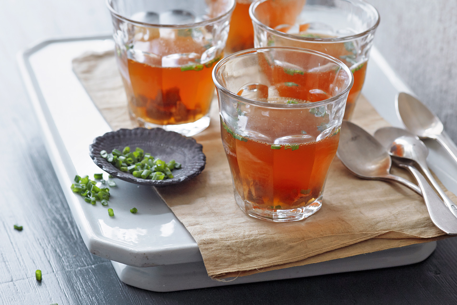 Kraftbrühe vom Ochsenschwanz Rezept | Küchengötter Kraftbrühe vom Ochsenschwanz Rezept | Küchengötter