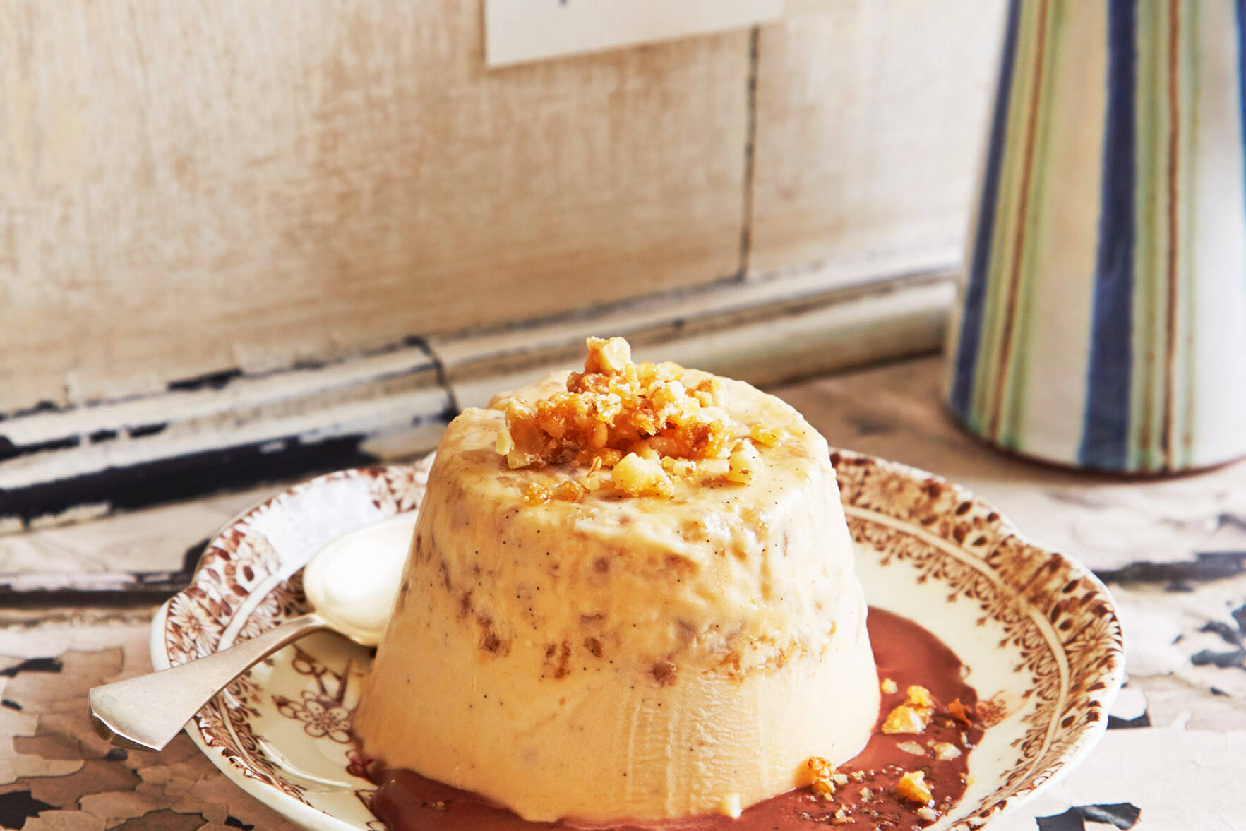 Walnussparfait mit Schoko-Chili-Sauce Rezept | Küchengötter Walnussparfait mit Schoko-Chili-Sauce Rezept | Küchengötter