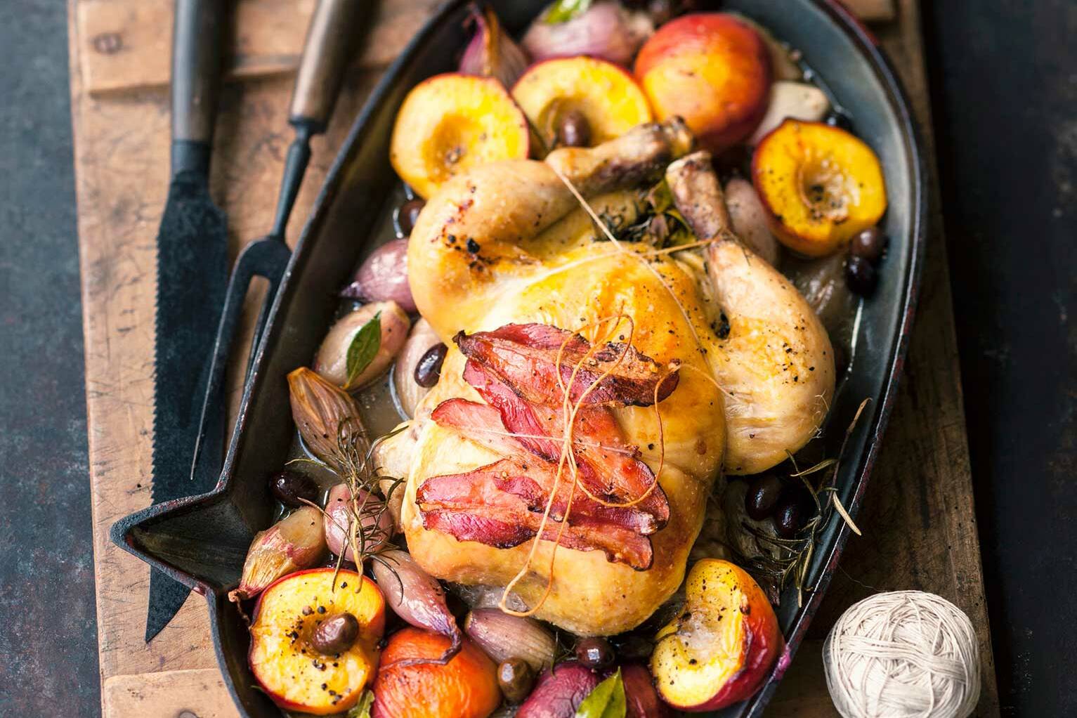 Poulet de Maïs mit Pfirsiche und Oliven