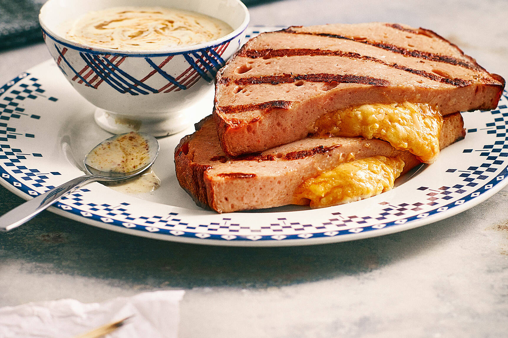 Grill-Leberkäse mit Obazdn gefüllt Rezept | Küchengötter Grill-Leberkäse mit Obazdn gefüllt Rezept | Küchengötter