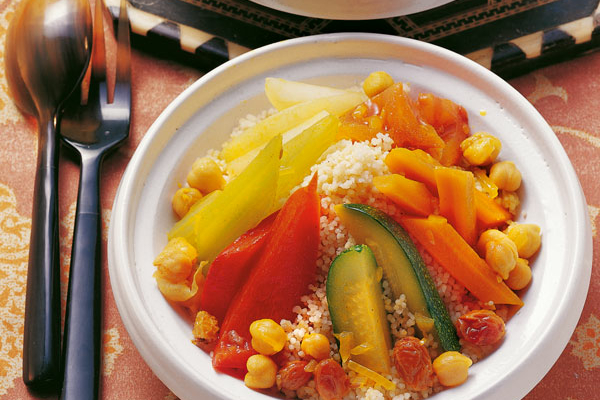 Gemüse-Couscous mit Rosinen Rezept | Küchengötter Gemüse-Couscous mit Rosinen Rezept | Küchengötter