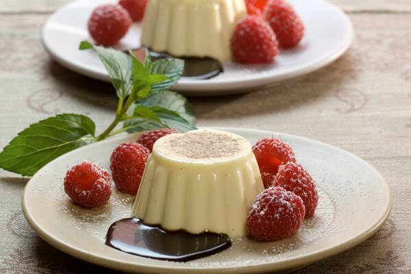 Panna Cotta mit Kaffeesauce Rezept | Küchengötter Panna Cotta mit Kaffeesauce Rezept | Küchengötter