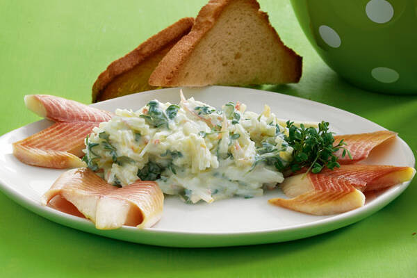 Räucherfisch mit Apfel-Meerrettich Rezept | Küchengötter Räucherfisch mit Apfel-Meerrettich Rezept | Küchengötter