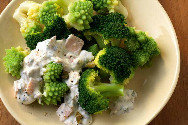 Romanesco-Brokkoli-Gemüse mit Schinkensauce Rezept | Küchengötter Romanesco-Brokkoli-Gemüse mit Schinkensauce Rezept | Küchengötter