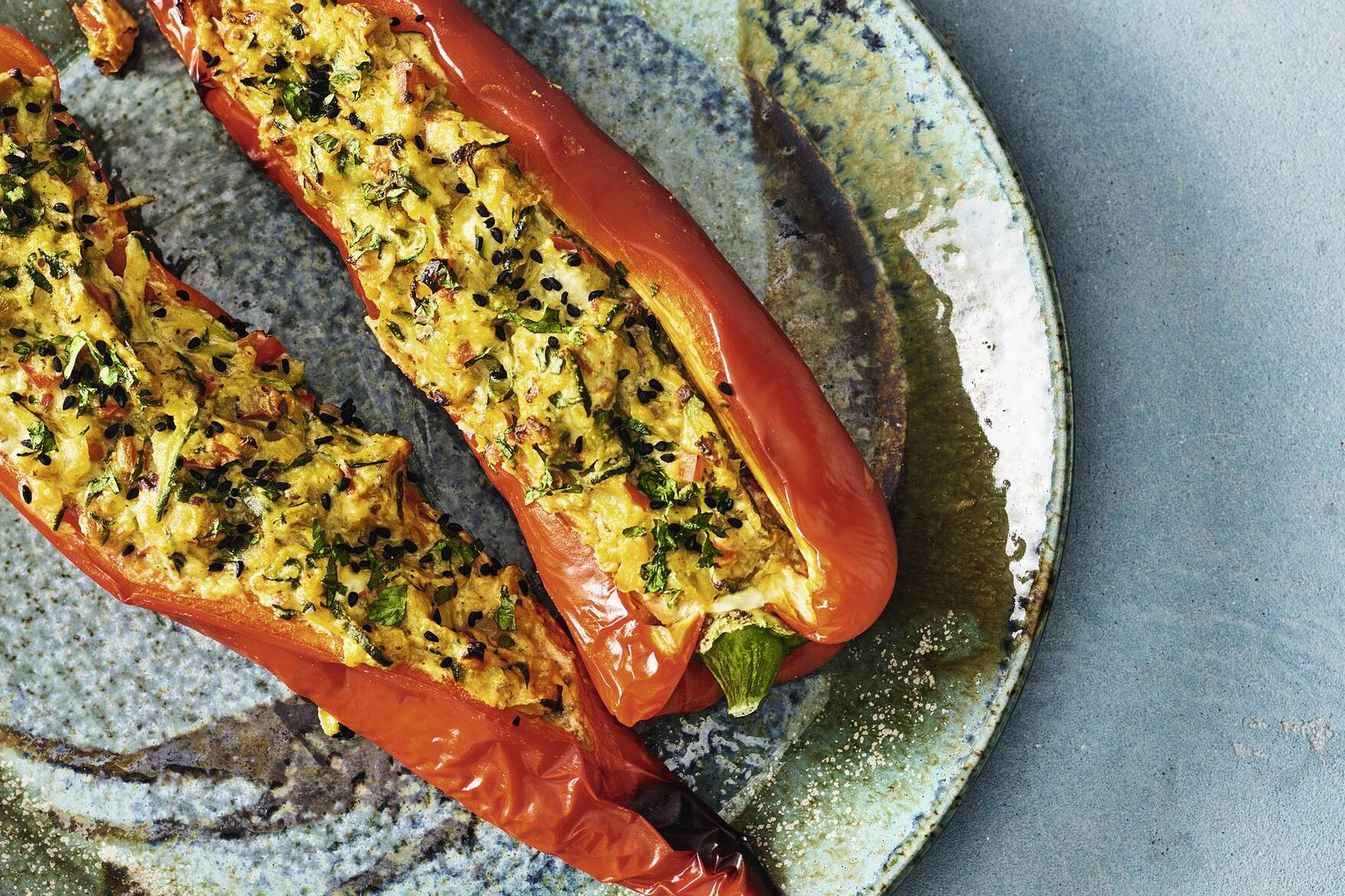 Paprika mit Gemüse-Käse-Füllung Rezept | Küchengötter