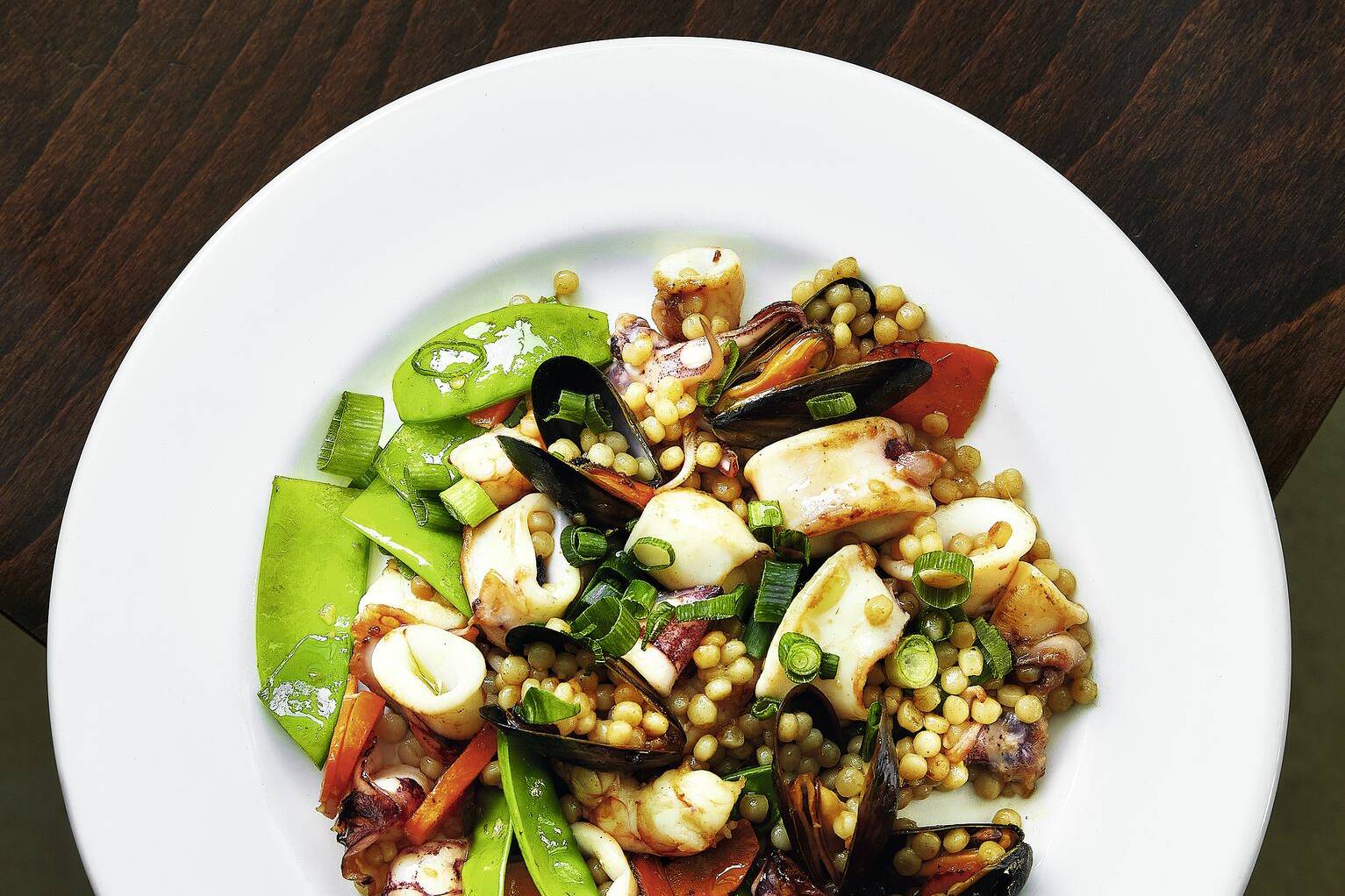 Israelischer Couscous mit Seafood-Mix Rezept | Küchengötter Israelischer Couscous mit Seafood-Mix Rezept | Küchengötter