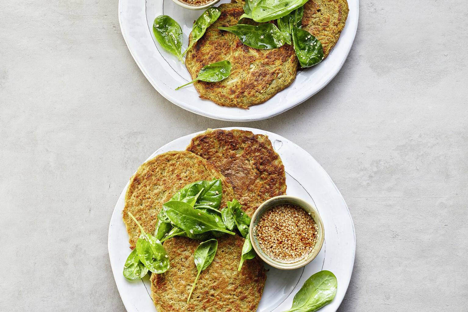 Mungbohnen-Pfannkuchen mit Gemüse und Ingwerdip Rezept | Küchengötter Mungbohnen-Pfannkuchen mit Gemüse und Ingwerdip Rezept | Küchengötter