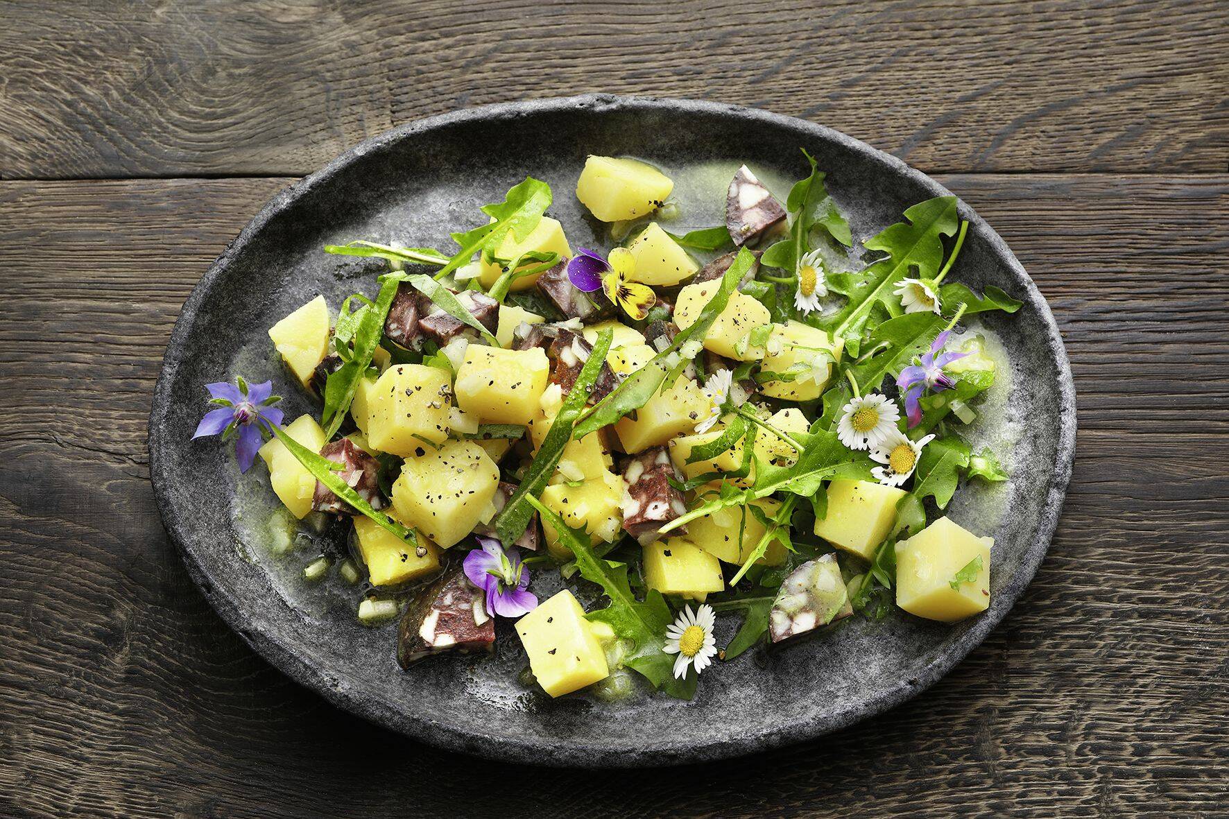 Kartoffel-Löwenzahn-Salat Rezept | Küchengötter