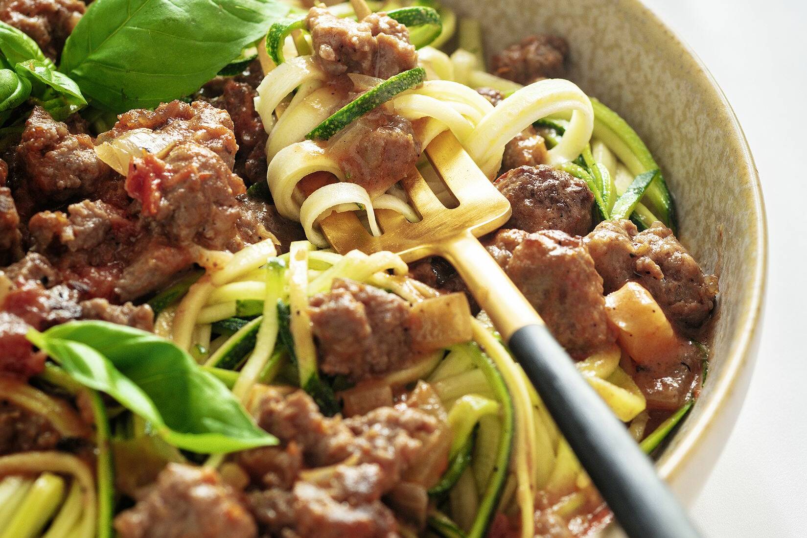 Zoodles mit Rinderhackfleisch Rezept | Küchengötter Zoodles mit Rinderhackfleisch Rezept | Küchengötter