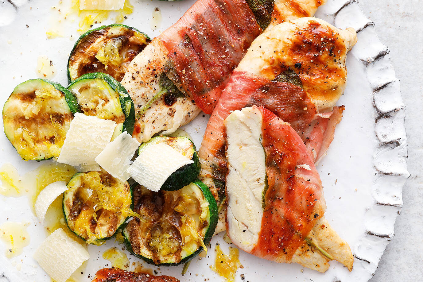 Hähnchen-Saltimbocca mit Zucchini Rezept | Küchengötter Hähnchen-Saltimbocca mit Zucchini Rezept | Küchengötter