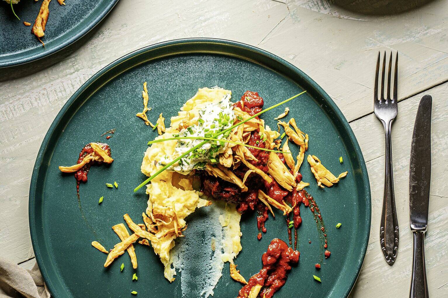 Pulled Kräuterseitlinge mit BBQ-Sauce und Spitzkohl-Kartoffelstampf ...