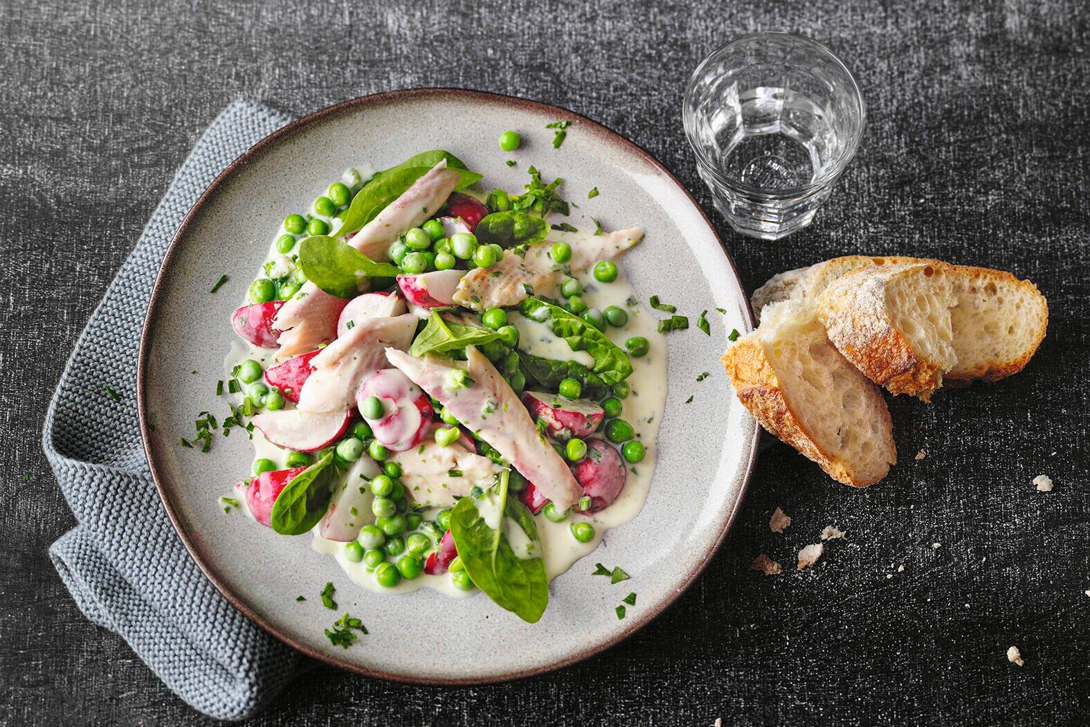 Erbsensalat mit Räucherfisch Rezept | Küchengötter Erbsensalat mit Räucherfisch Rezept | Küchengötter