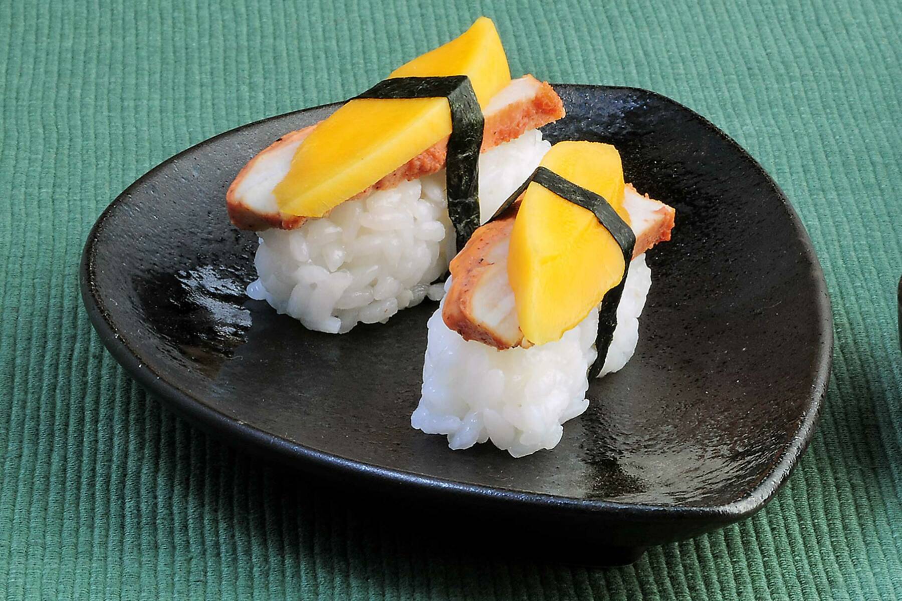 Nigiri-Sushi mit Tandoori-Huhn Rezept | Küchengötter
