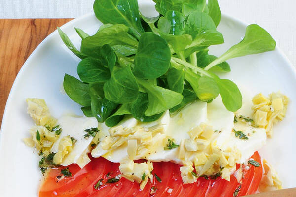 Feldsalat mit Mozzarella Rezept | Küchengötter Feldsalat mit Mozzarella Rezept | Küchengötter