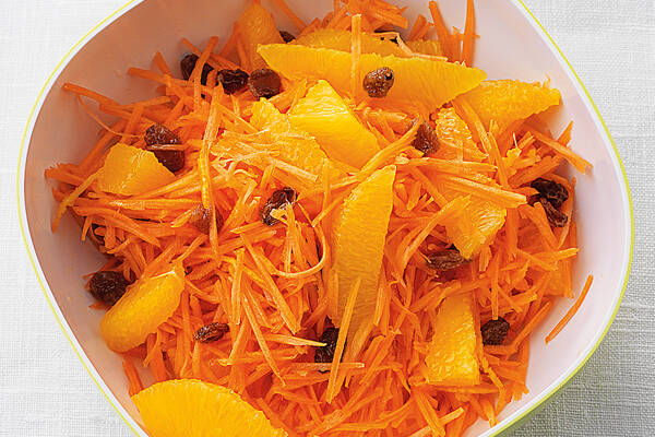 Fruchtiger Möhrensalat mit Orangen Rezept | Küchengötter