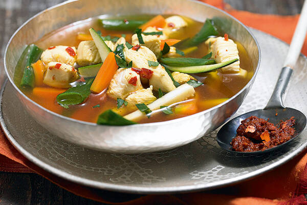 Orientalische Hühnersuppe Rezept | Küchengötter Orientalische Hühnersuppe Rezept | Küchengötter