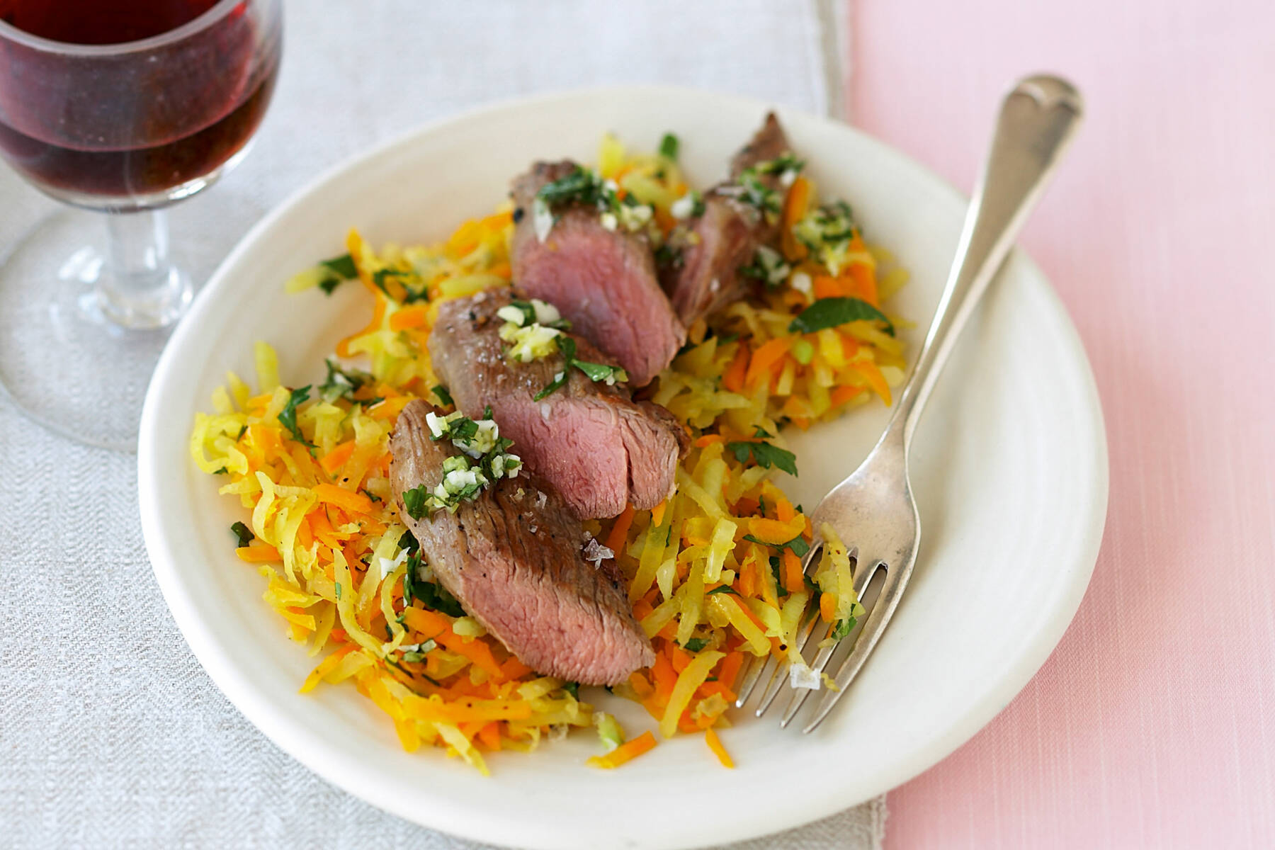 Lammfilet mit Raspelgemüse
