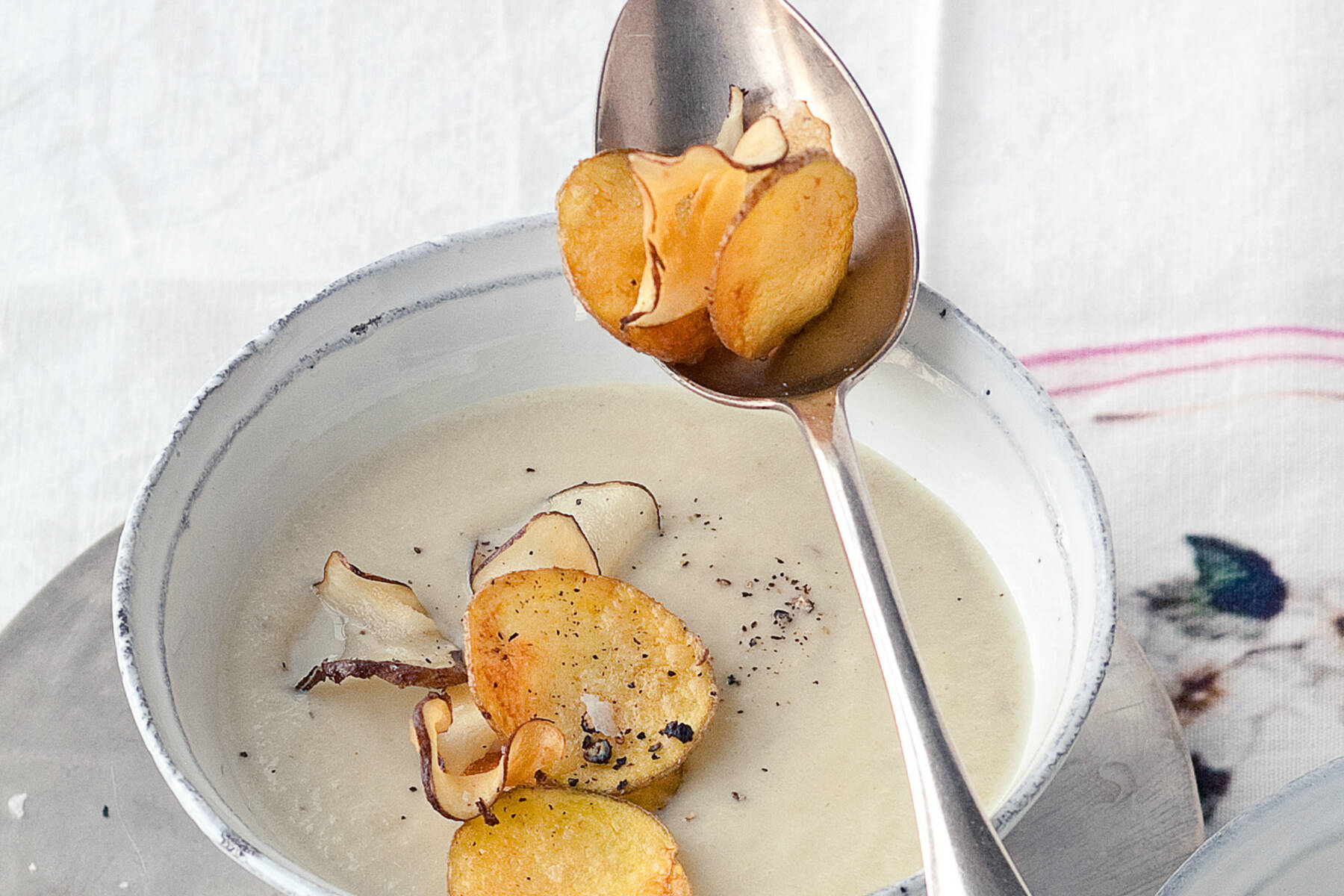 Topinambursuppe mit Weißwein Rezept | Küchengötter Topinambursuppe mit Weißwein Rezept | Küchengötter