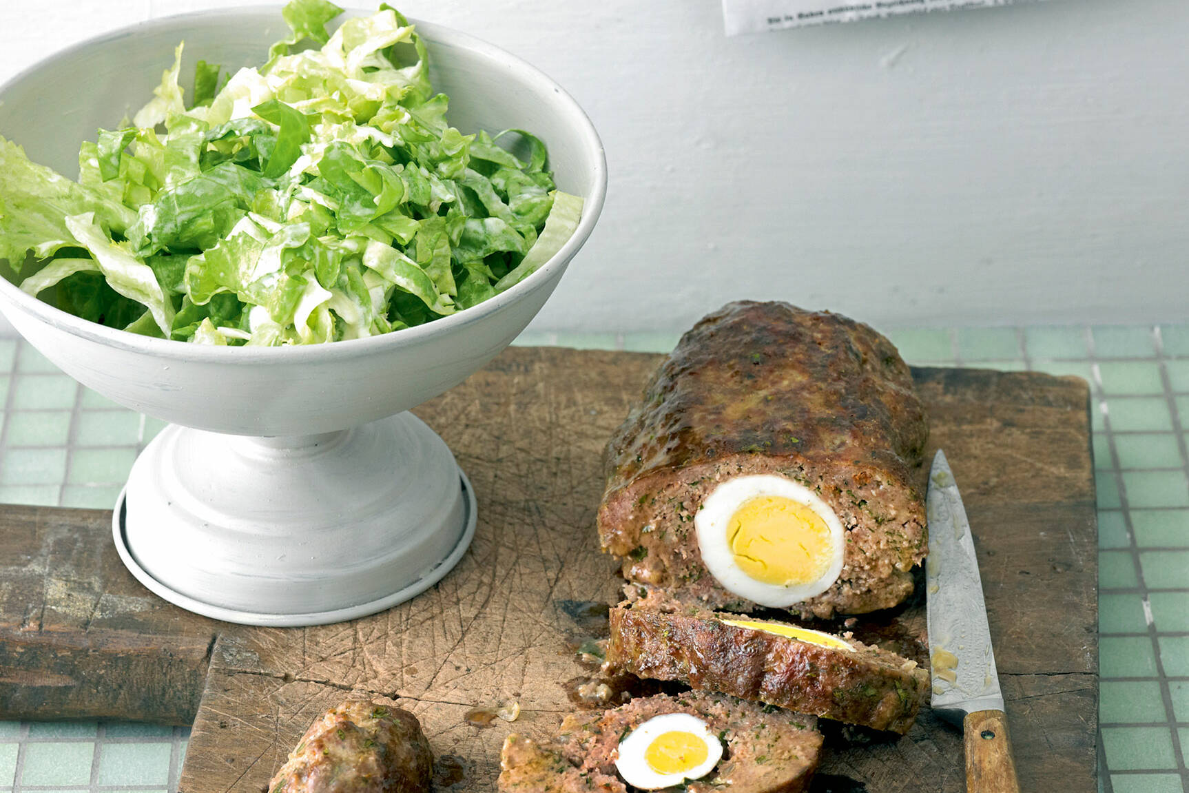 Falscher Hase mit Endiviensalat Rezept | Küchengötter Falscher Hase mit Endiviensalat Rezept | Küchengötter