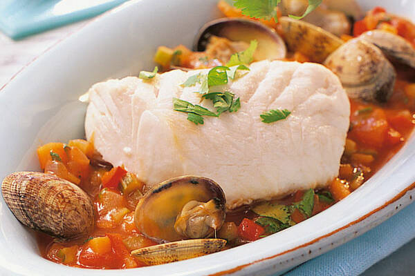 Seehecht Mit Krautern Und Muscheln Rezept Kuchengotter 