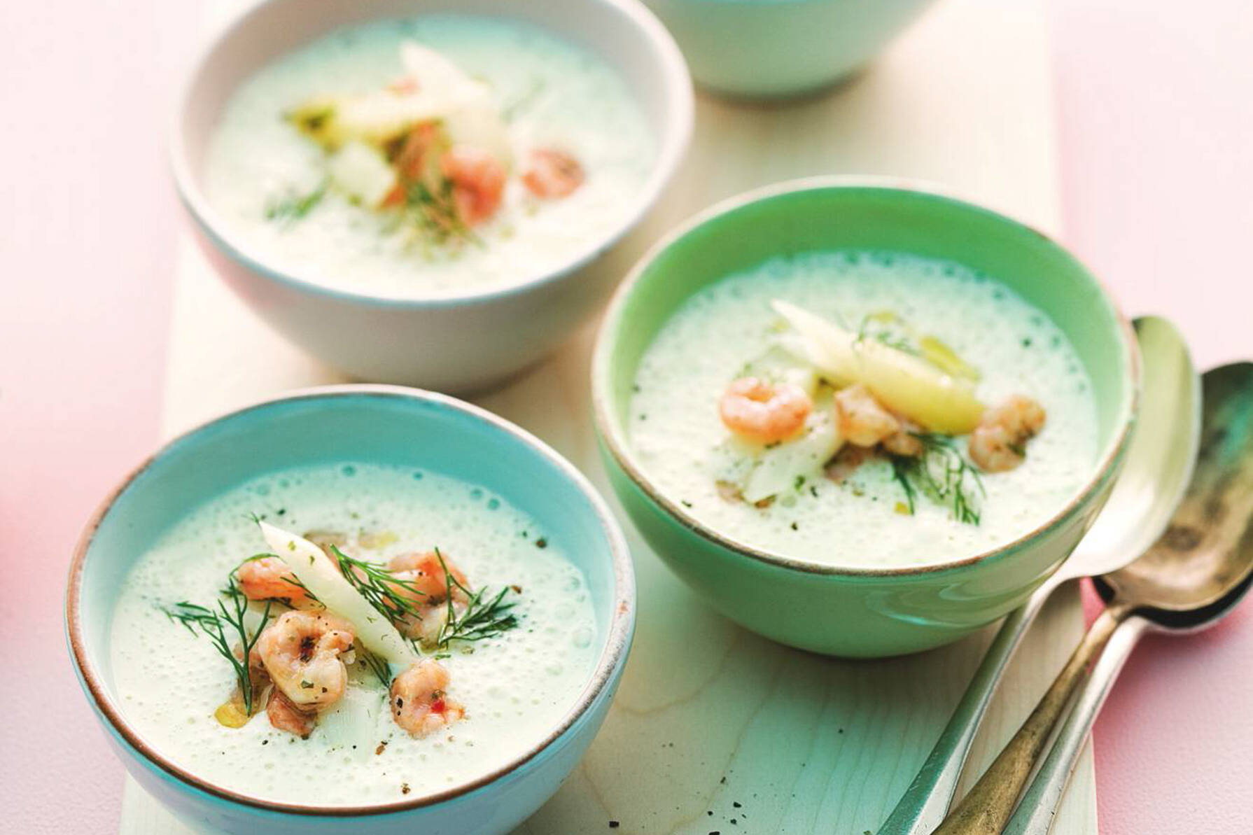 Spargelcremesuppe mit Krabben Rezept | Küchengötter Spargelcremesuppe mit Krabben Rezept | Küchengötter