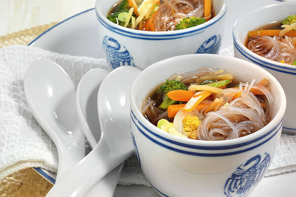 Ingwersuppe mit Gemüse Rezept | Küchengötter Ingwersuppe mit Gemüse Rezept | Küchengötter