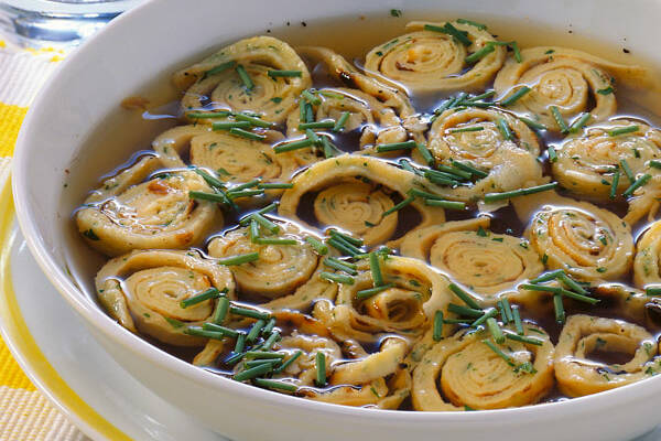 Pfannkuchensuppe Rezept | Flädlesuppe | Küchengötter Pfannkuchensuppe Rezept | Flädlesuppe | Küchengötter