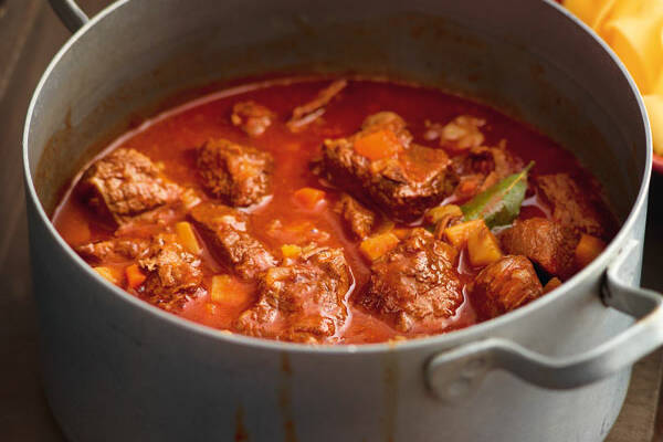 Gulasch Mit Wurzelgemuse Rezept Kuchengotter Gulasch Mit Wurzelgemuse Rezept Kuchengotter