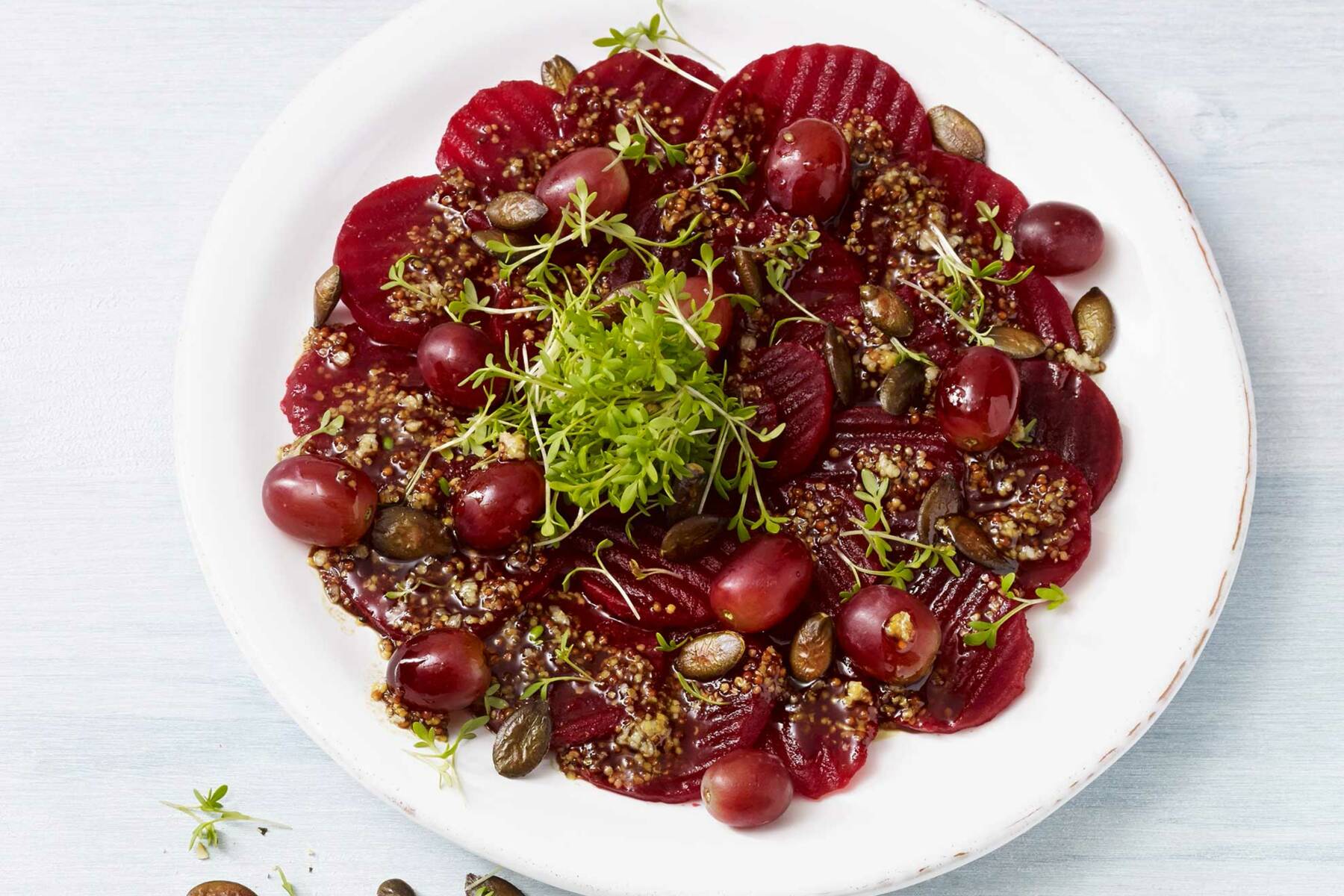 Rote Bete Carpaccio Mit Pistazien — Rezepte Suchen Rote Bete Carpaccio Mit Pistazien — Rezepte Suchen