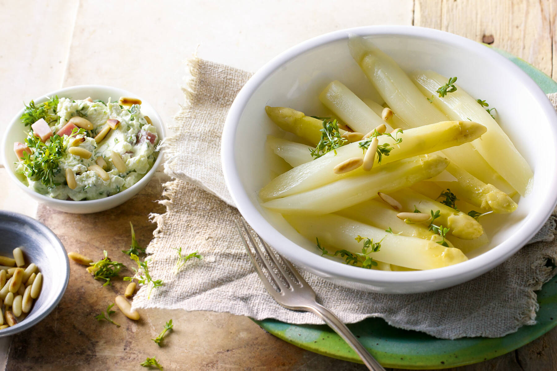 Spargel mit Schinkencreme Rezept | Küchengötter Spargel mit Schinkencreme Rezept | Küchengötter