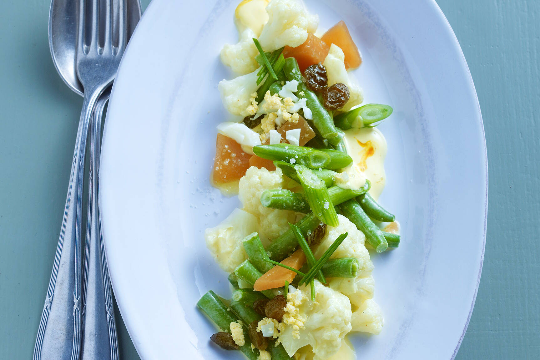 Safran-Blumenkohl-Salat mit Ei Rezept | Küchengötter Safran-Blumenkohl-Salat mit Ei Rezept | Küchengötter