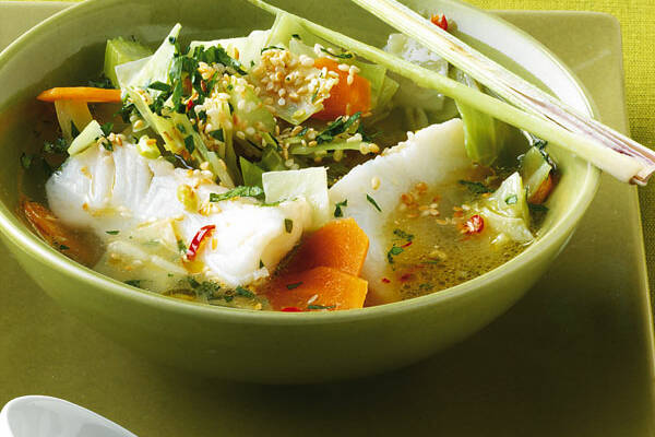 Asiatische Fischsuppe mit Gemüse Rezept | Küchengötter