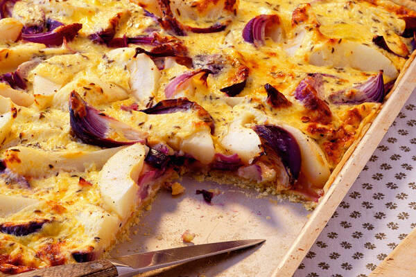 Zwiebel-Birnen-Quiche mit Kümmel Rezept | Küchengötter Zwiebel-Birnen-Quiche mit Kümmel Rezept | Küchengötter