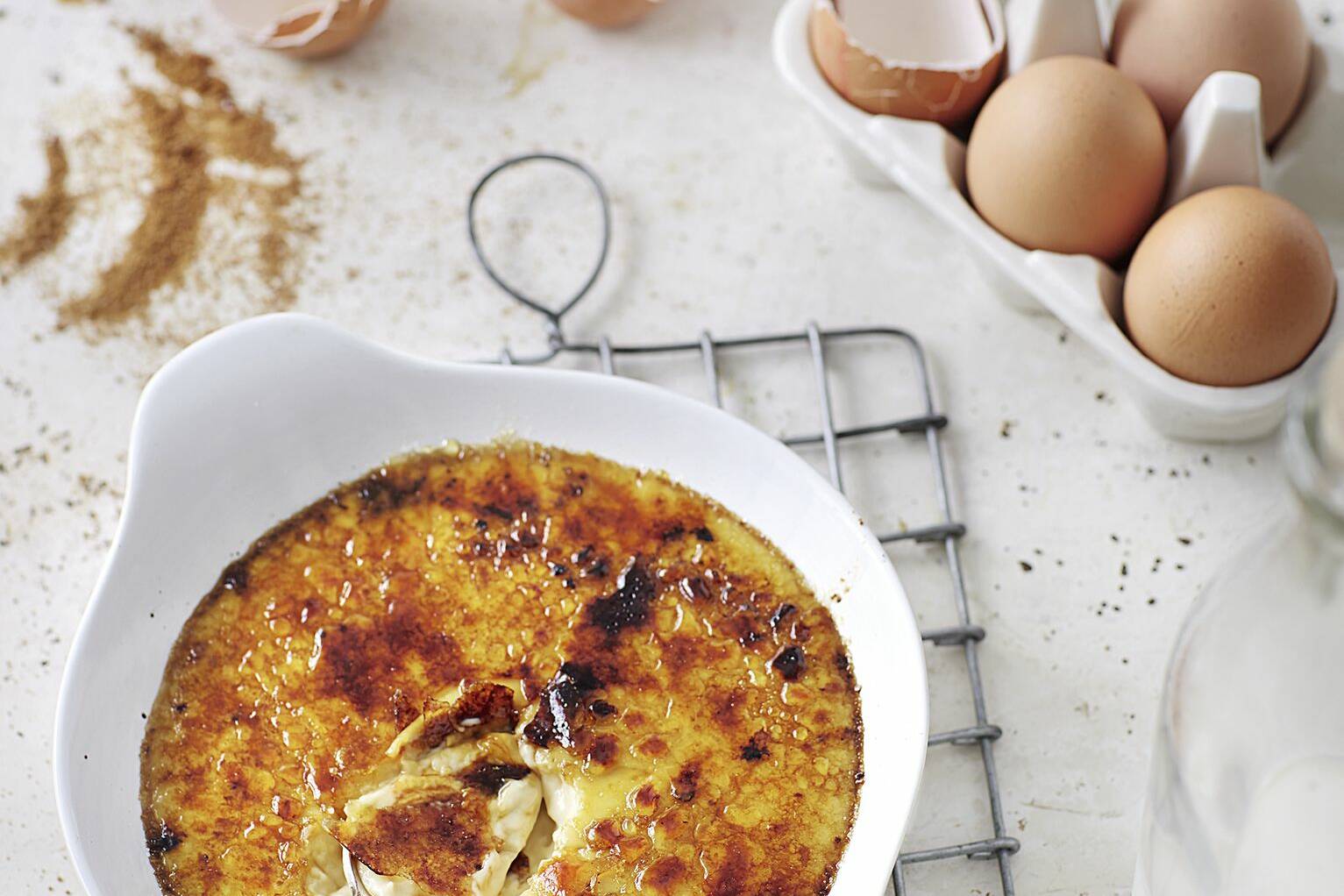 Crème brulée mit Passionsfrucht und Ahornsirup Rezept | Küchengötter Crème brulée mit Passionsfrucht und Ahornsirup Rezept | Küchengötter