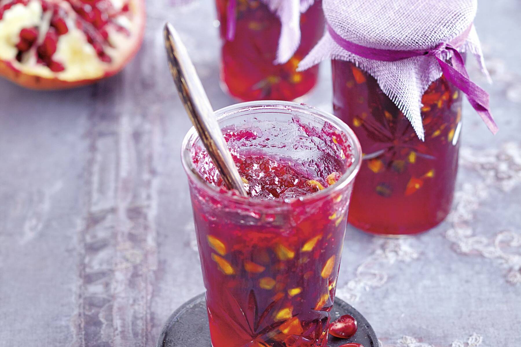 Granatapfelgelee mit Pistazien Rezept | Küchengötter Granatapfelgelee mit Pistazien Rezept | Küchengötter