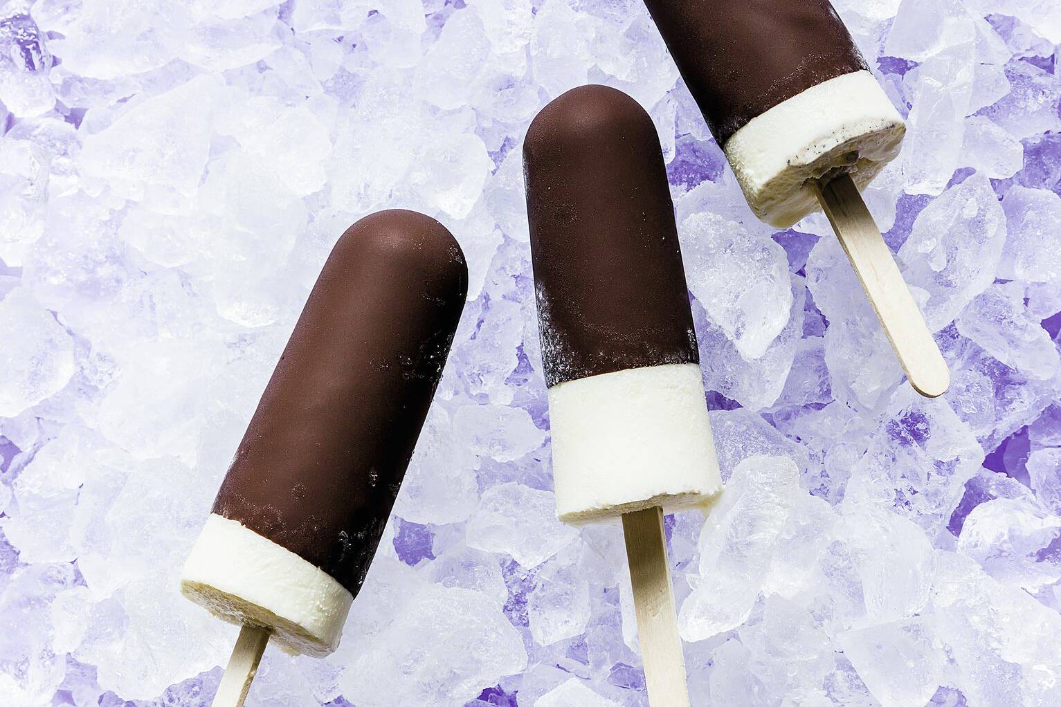 VanilleEis am Stiel mit Schokoüberzug Rezept Küchengötter VanilleEis am Stiel mit Schokoüberzug Rezept Küchengötter