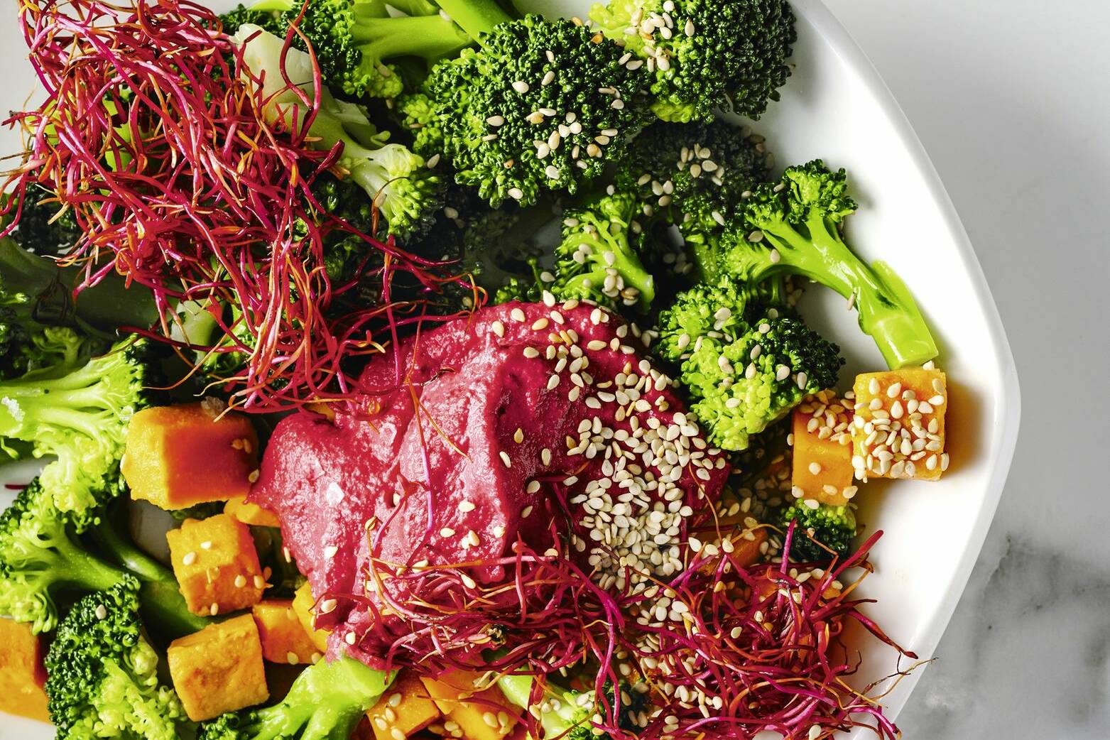 Glow Bowl mit RoteBeteHummus Rezept Küchengötter