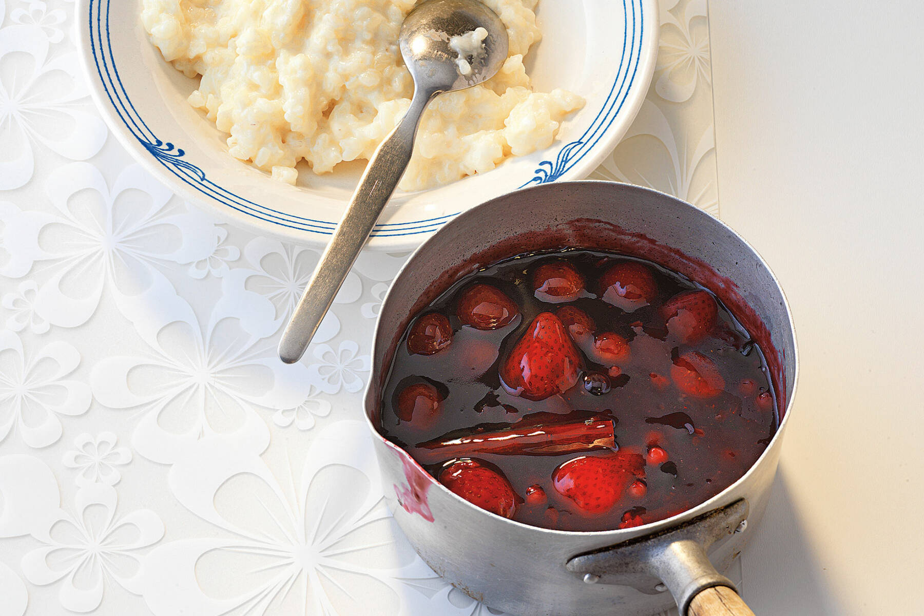 Milchreis mit Beerenkompott Rezept | Küchengötter Milchreis mit Beerenkompott Rezept | Küchengötter